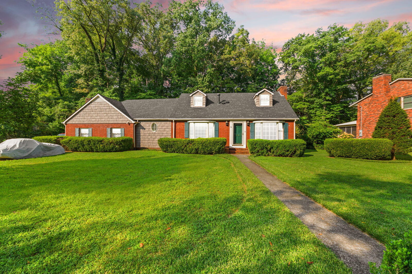 Property Photo: 1 Edgewood Drive KY 42501