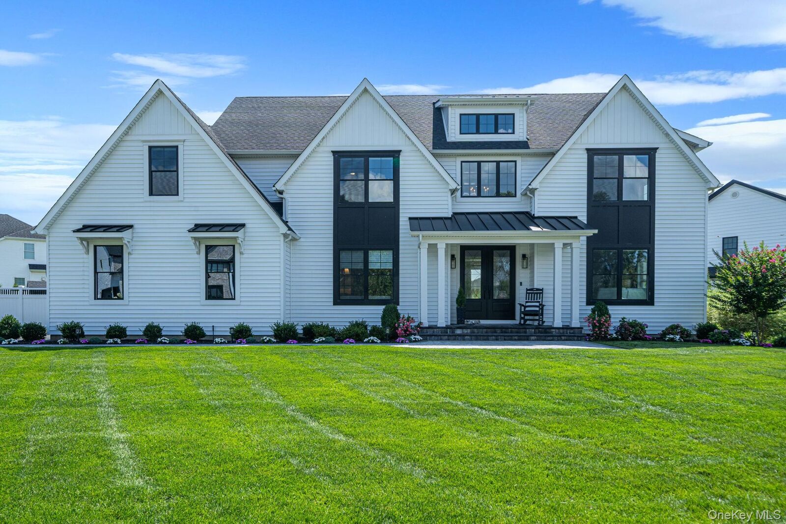 Property Photo:  53 Southview Circle  NY 11755 