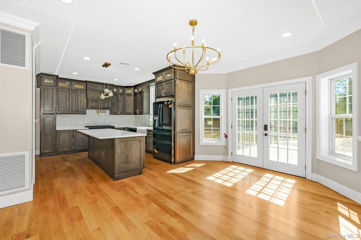 Property Photo: 14 Lindsey Place NY 11741