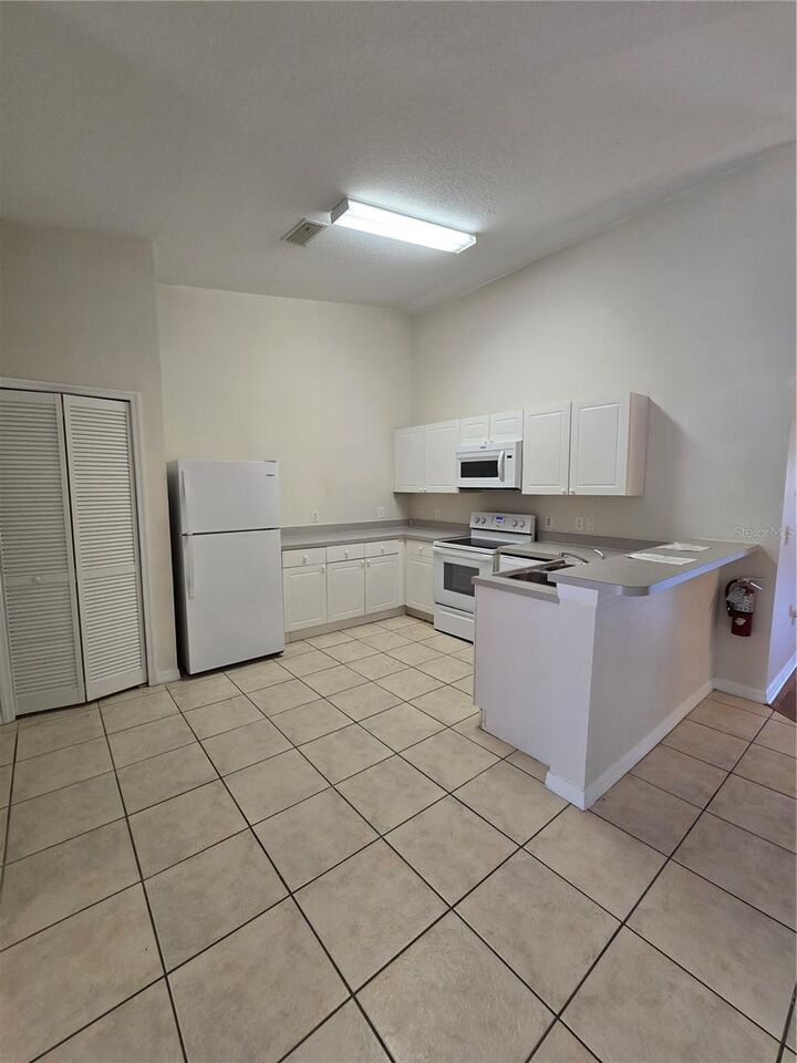 Property Photo: 2790 Club Cortile Circle B FL 34746