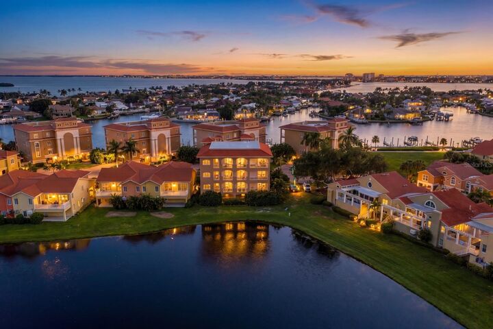 Property Photo: 43 Bayview Court S A FL 33711