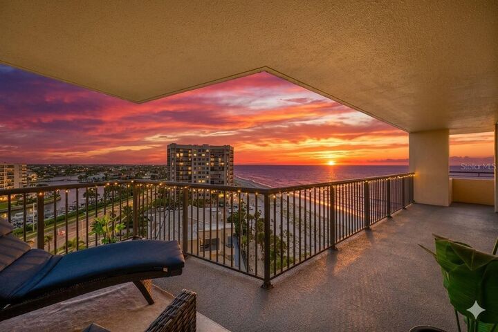 Property Photo: 1600 Gulf Boulevard 911 FL 33767