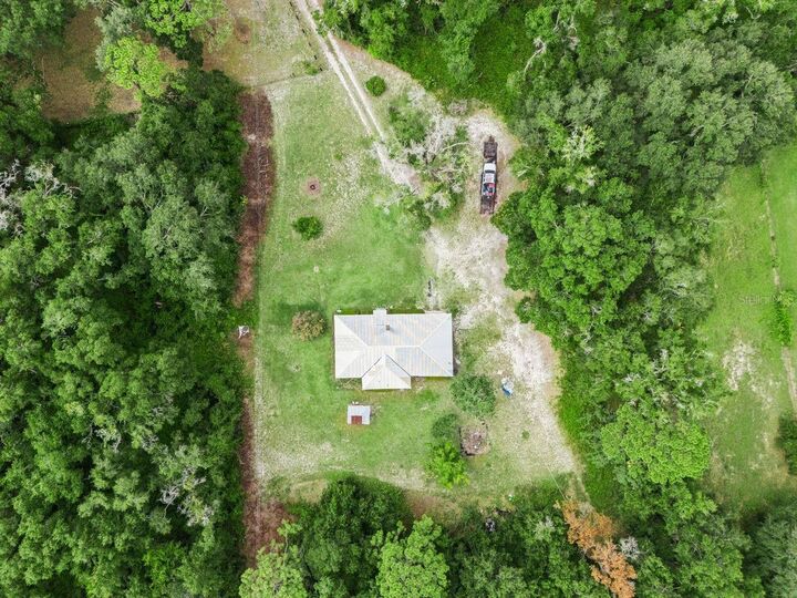 Property Photo: 6184 NE 54th Boulevard FL 34785