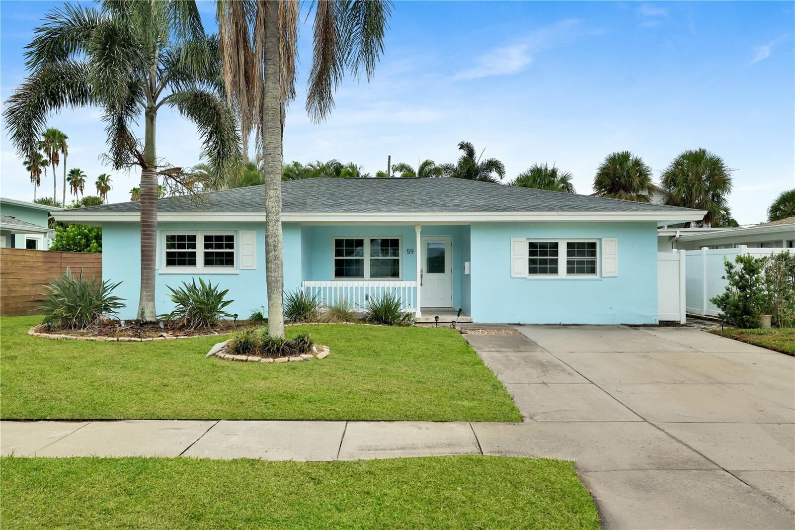 Property Photo: 59 Kipling Plaza FL 33767