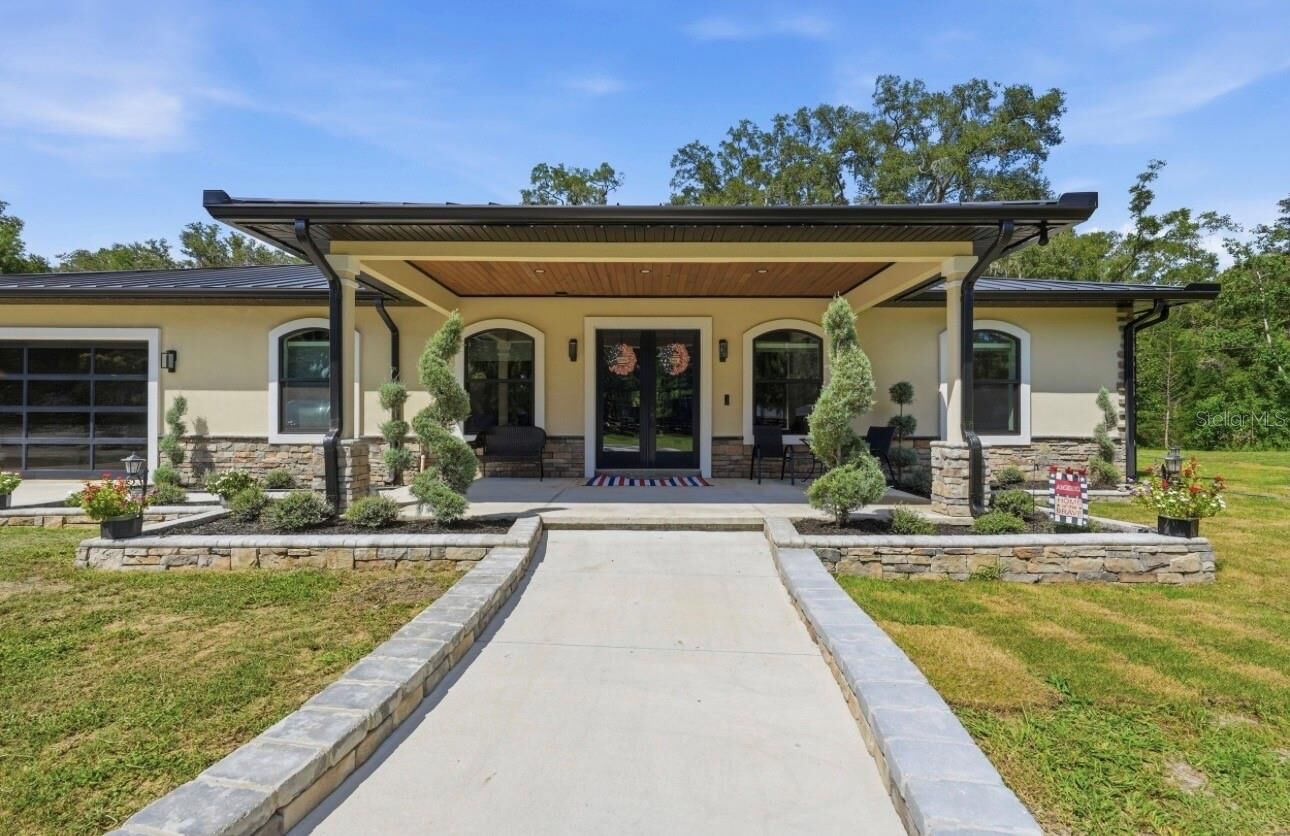 Property Photo:  19826 NW 6th Avenue  FL 32669 