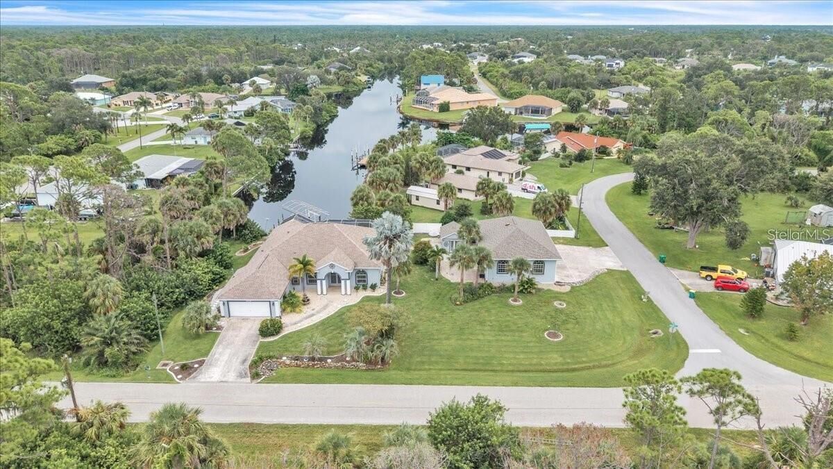 Property Photo:  1114 Campbell Street  FL 33953 