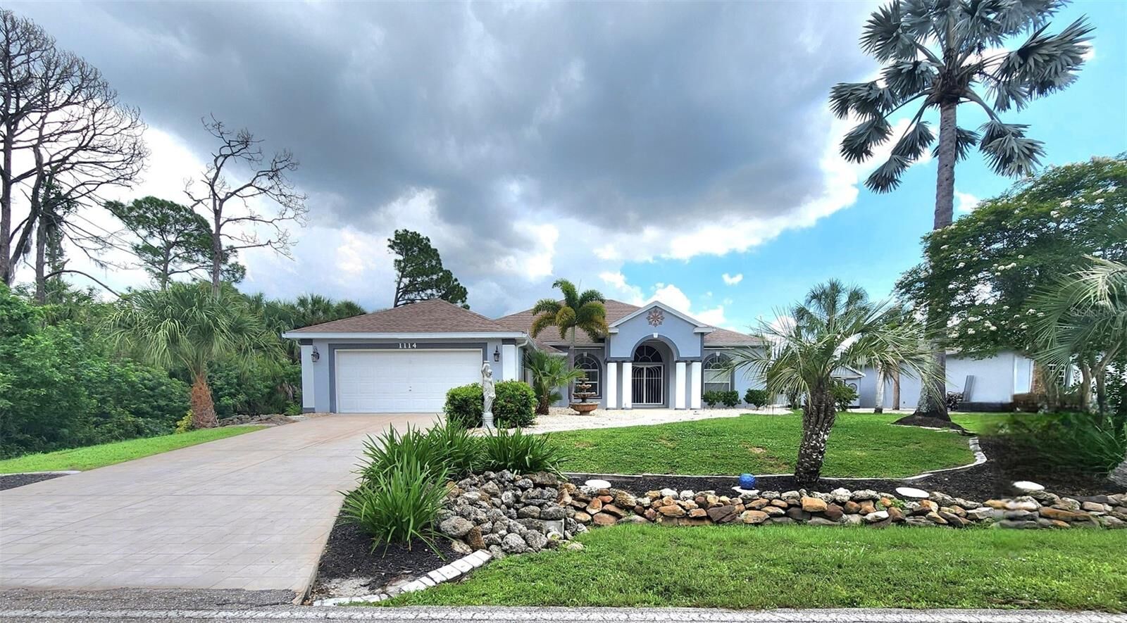 Property Photo: 1114 Campbell Street FL 33953