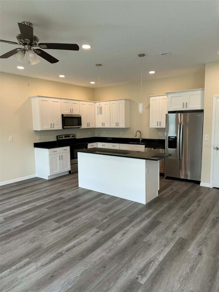 Property Photo:  4344 Cambio Gardens Court  FL 33610 