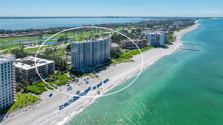 Property Photo:  2425 Gulf Of Mexico Drive 3A  FL 34228 