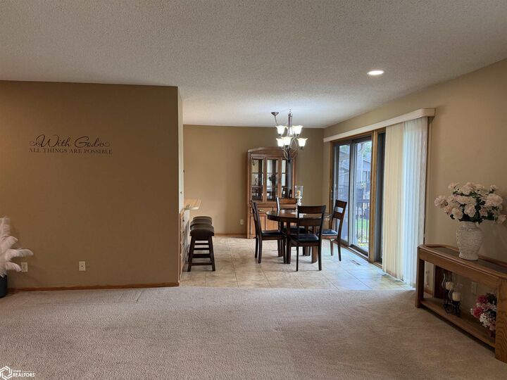 Property Photo: 1505 E 14th Street 16 IA 50022
