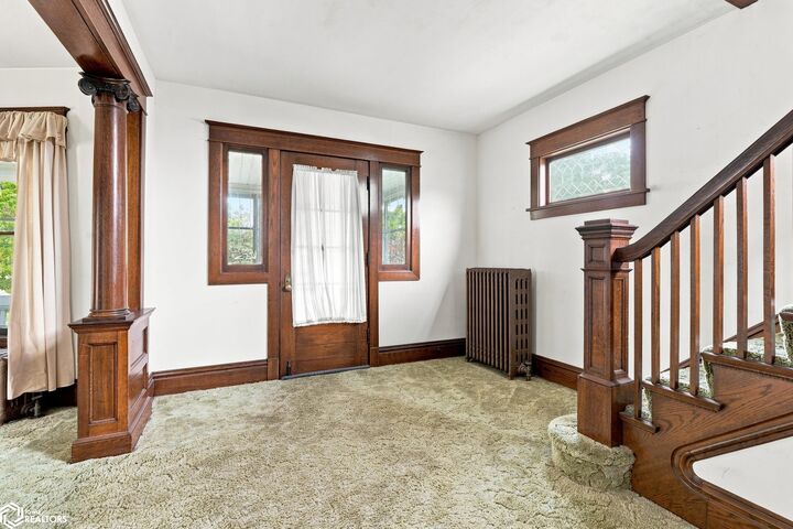 Property Photo:  942 S Starr Avenue  IA 52601 