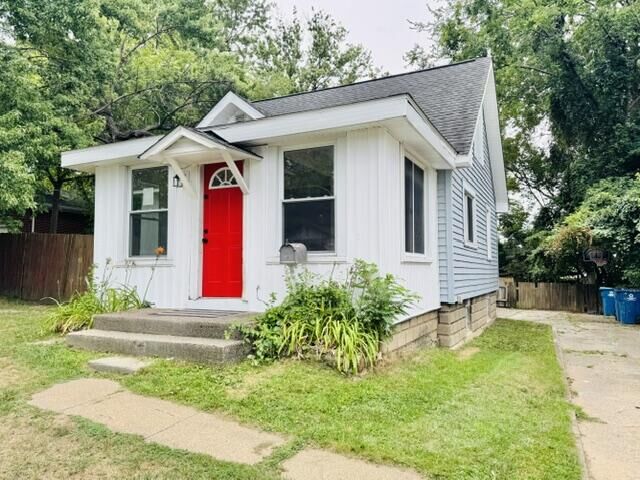 Property Photo:  8 Richmond Avenue  MI 49014-4404 