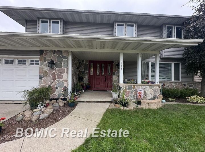 Property Photo:  3028 Melrose Drive  MI 48706 