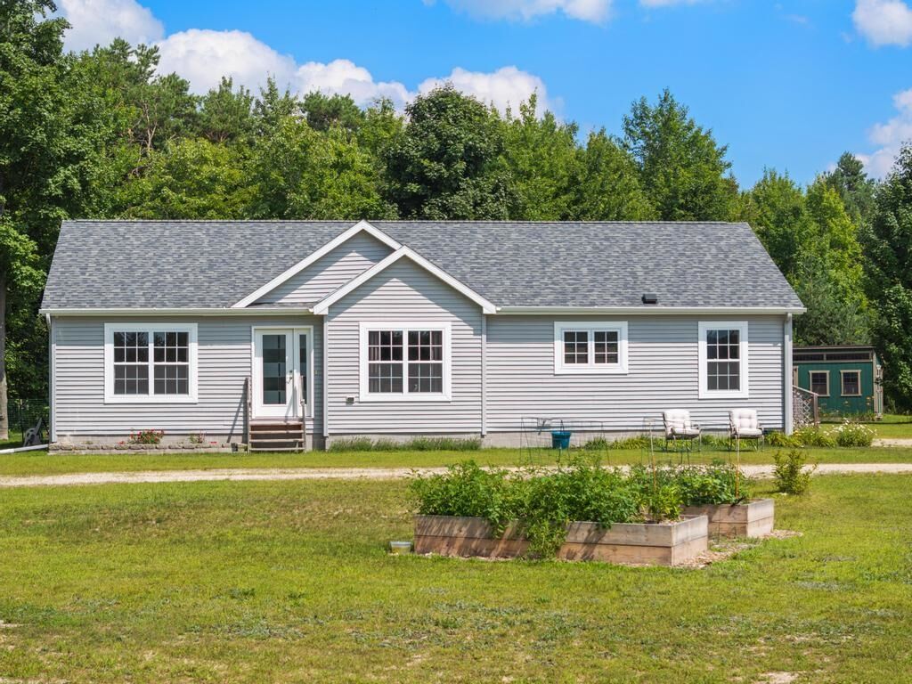 Property Photo:  7533 N Maple  MI 49659 