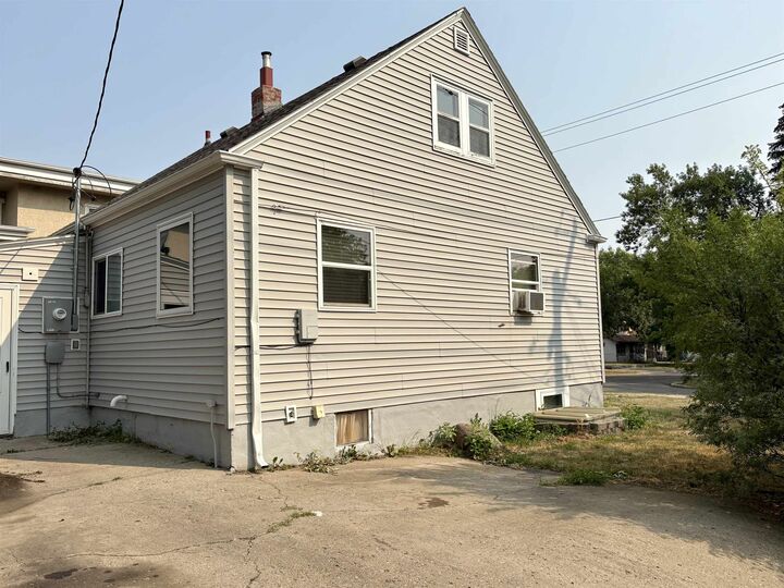 Property Photo: 601 8th Ave NE ND 58703