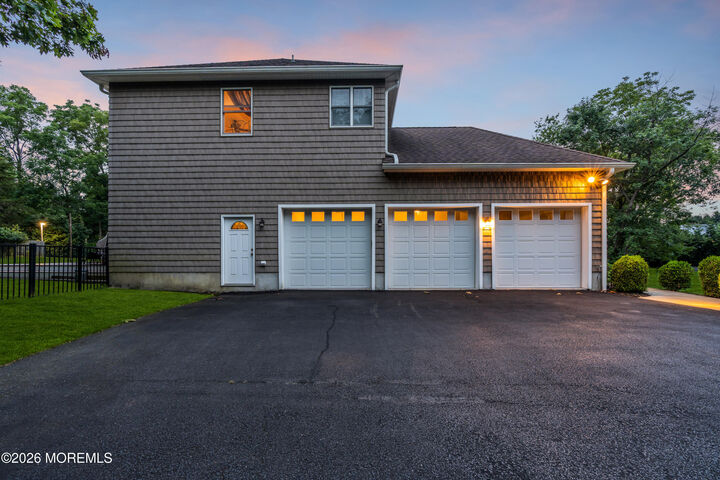 Property Photo:  1607 Twin Lakes Drive  NJ 08736 