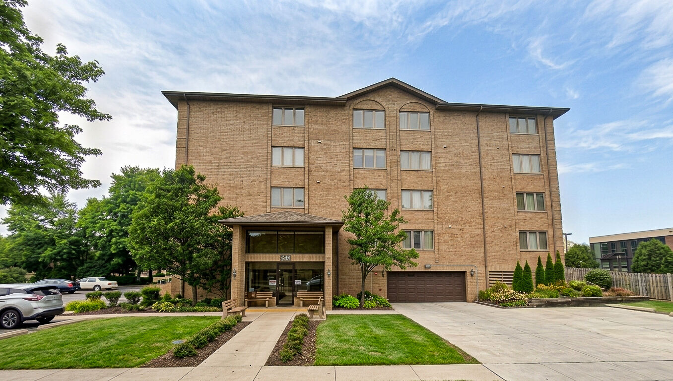 Property Photo:  9510 S Kolmar Avenue 408  IL 60453 
