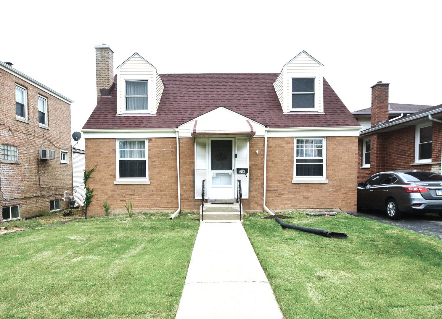 Property Photo: 1916 N Taft Avenue IL 60163