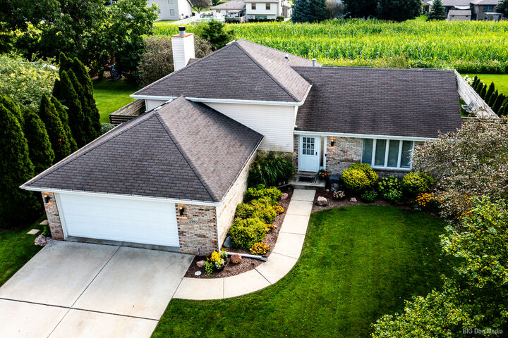 Property Photo: 2770 Kingsway Avenue IL 60451