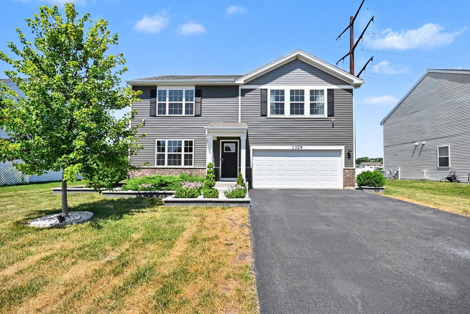 Property Photo: 1329 Prairie Creek Trail IL 60431