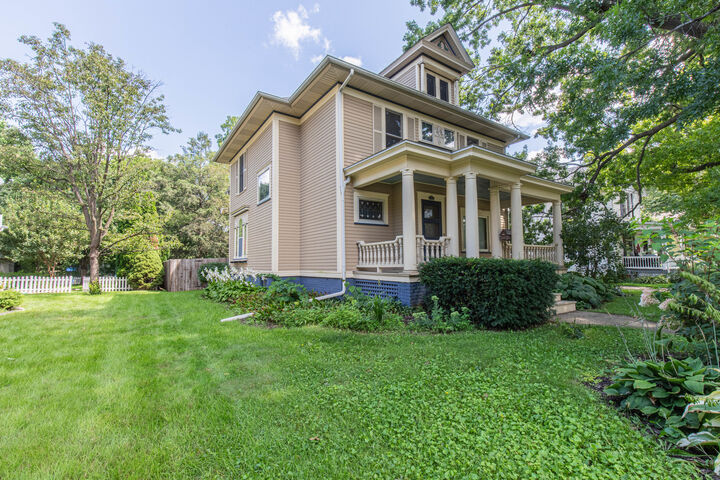 Property Photo:  727 S Euclid Avenue  IL 61356 