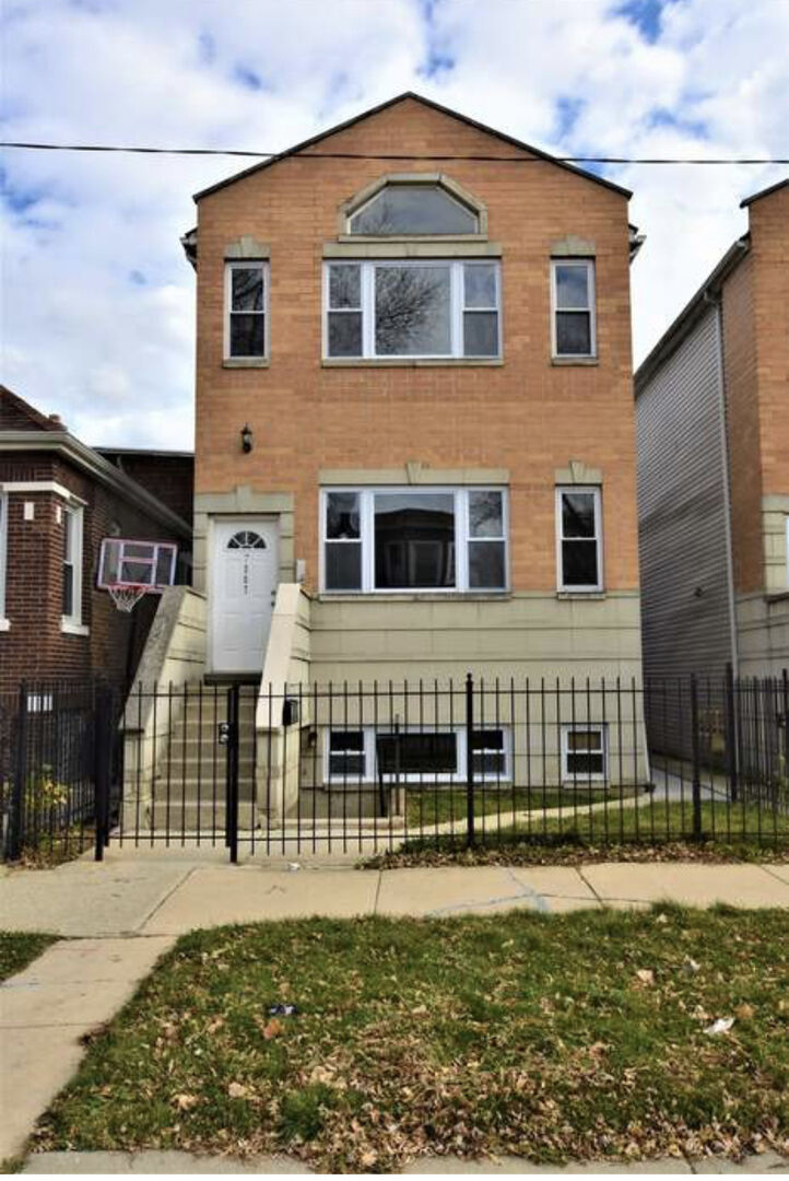 Property Photo: 7257 S May Street B IL 60621
