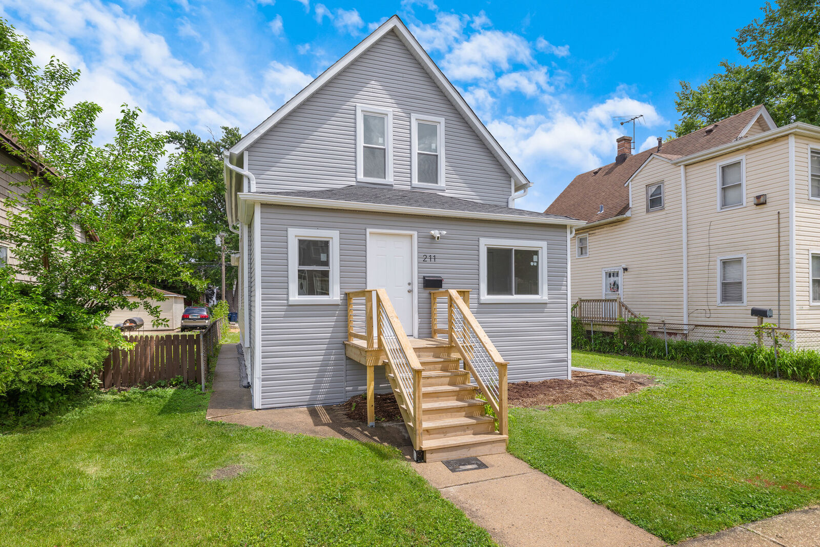 Property Photo: 211 S 9th Avenue IL 60153