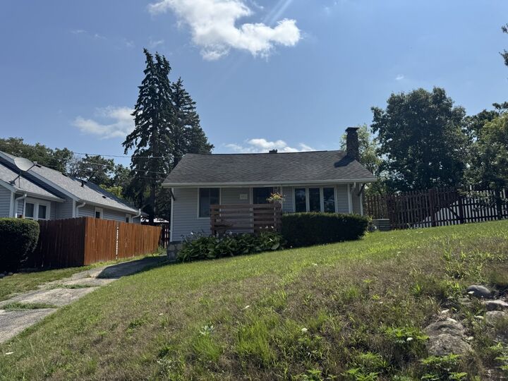 Property Photo:  5506 E Lake Shore Drive  IL 60097 