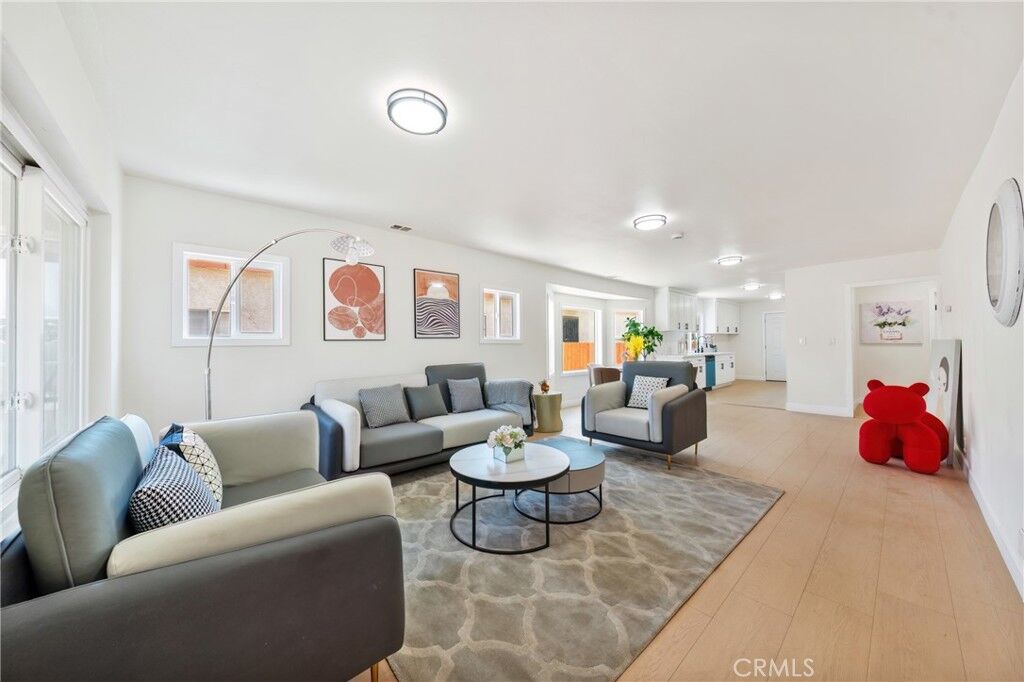 Property Photo: 1132 W 55th Street CA 90037