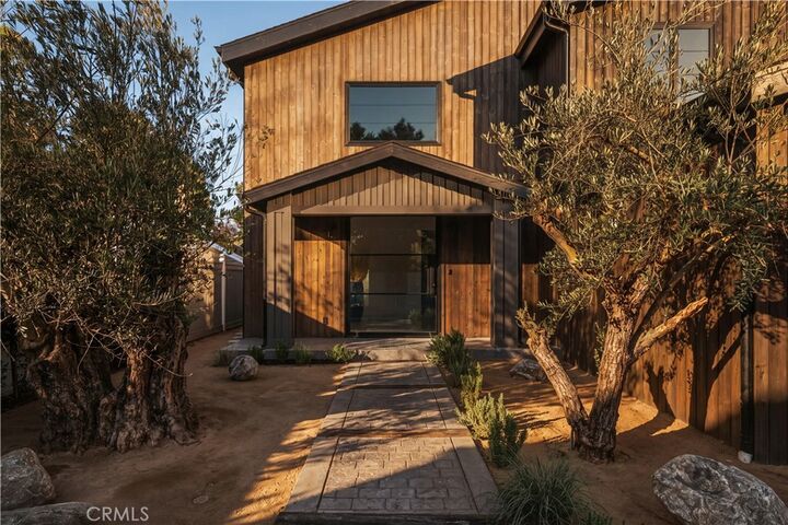 Property Photo: 5114 Cedros Avenue CA 91403
