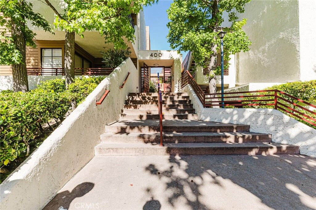 Property Photo: 400 N Louise 303 CA 91206
