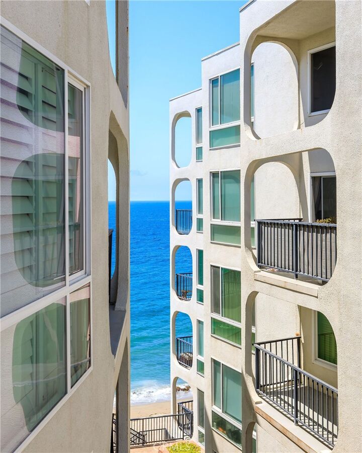 Property Photo: 565 Esplanade 411 CA 90277