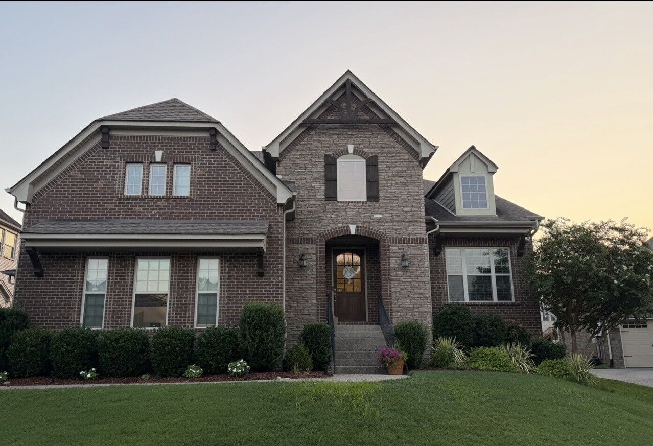 Property Photo:  2112 Belsford Dr  TN 37135 