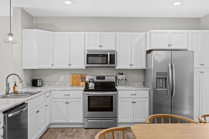 Property Photo:  1835 Glade St  TN 37207 