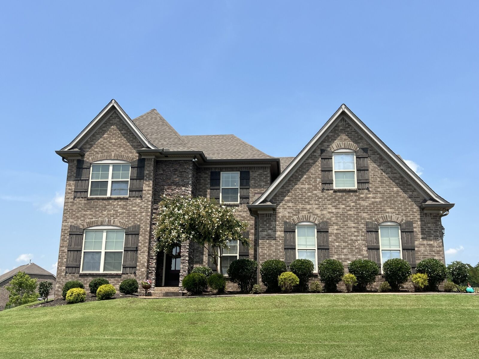 Property Photo:  212 Ettington Dr  TN 37066 