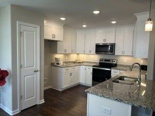 Property Photo:  357 Oak Glen Dr  TN 37166 