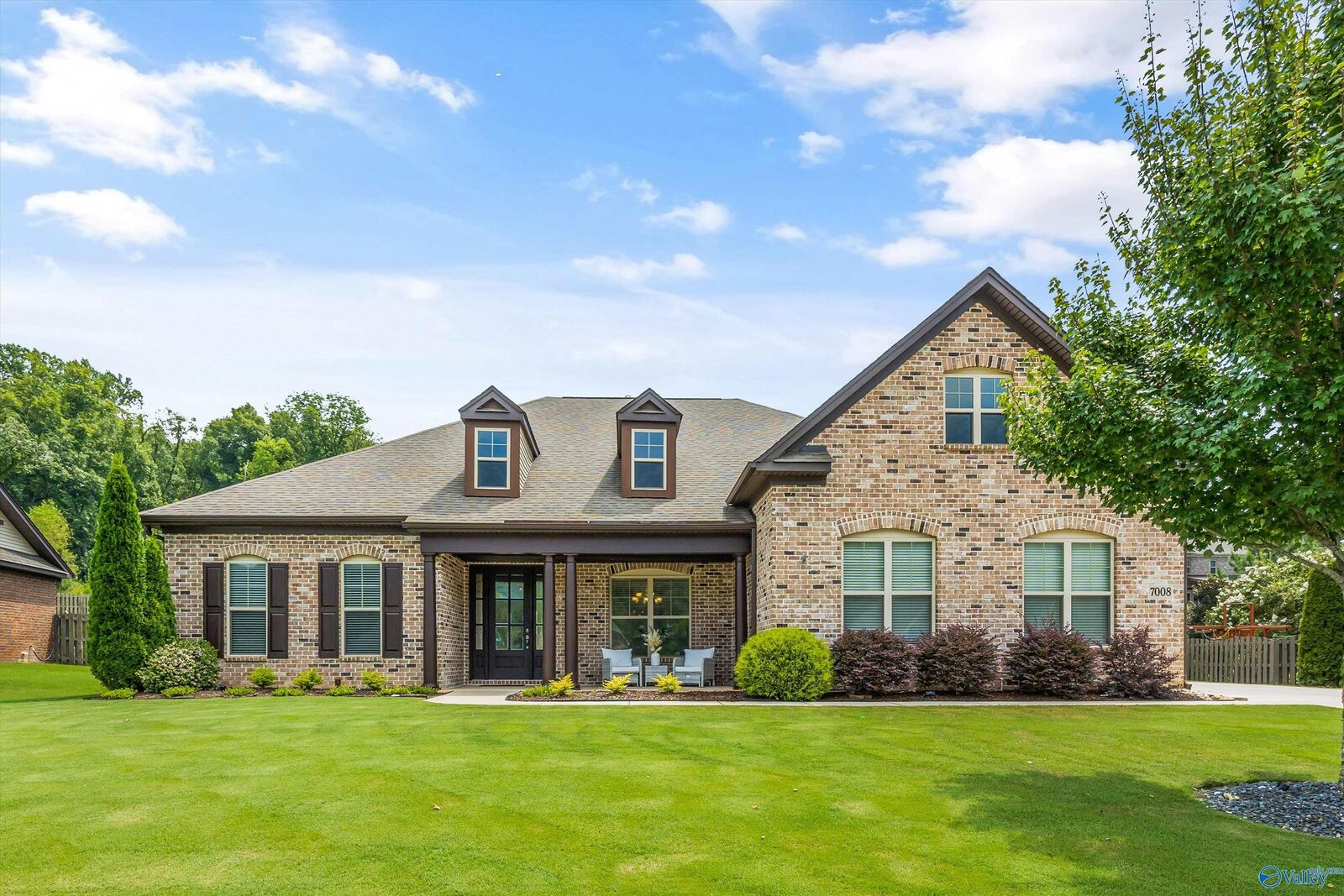 Property Photo: 7008 Jane Elizabeth Drive AL 35763