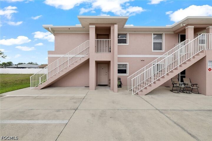 Property Photo:  904 SE 13th Street 201  FL 33990 