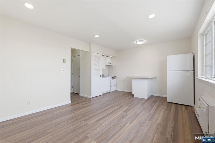 Property Photo:  601 Fairview Avenue A2  NJ 07022 