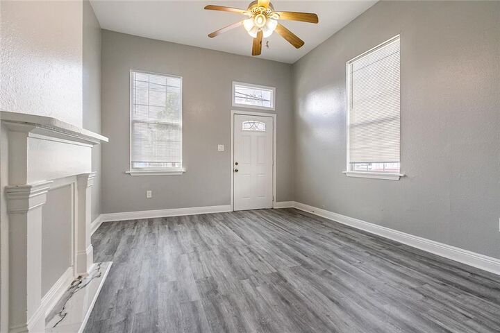 Property Photo:  2411 S Saratoga Street  LA 70113 