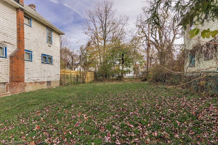Property Photo:  899 E 130th Street  OH 44108 
