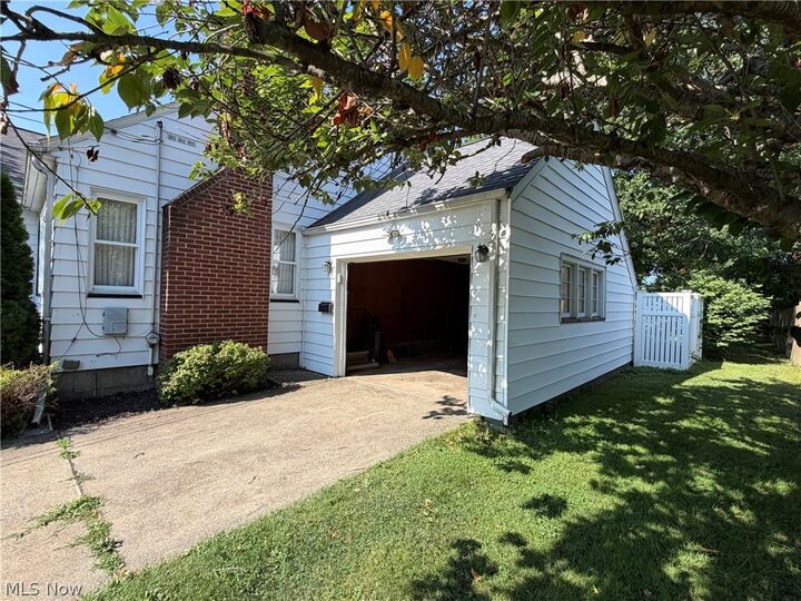 Property Photo:  605 Allen Avenue  OH 44004 