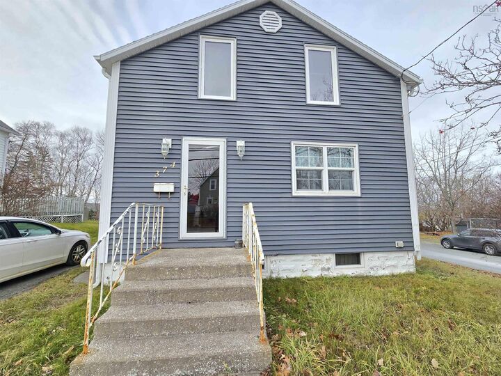 374 Alexandra Street — photo 1