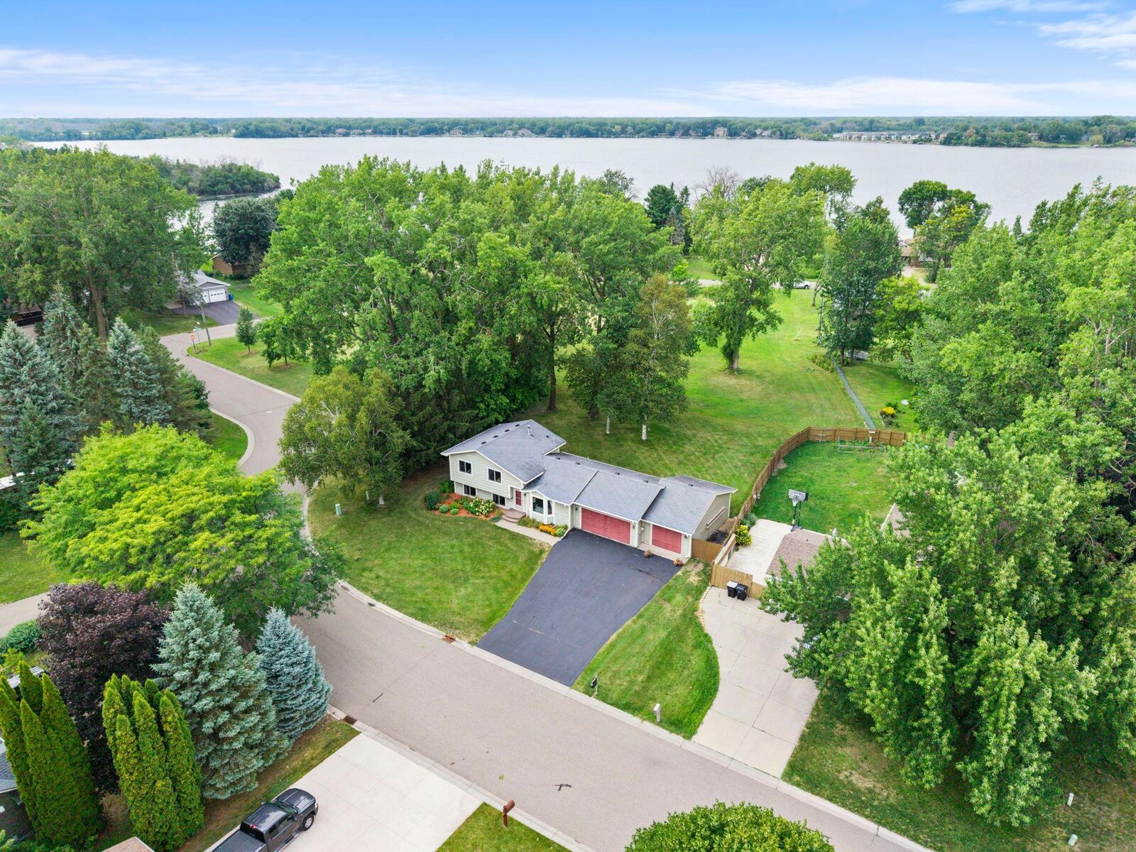 Property Photo: 1555 Lamotte Circle MN 55038