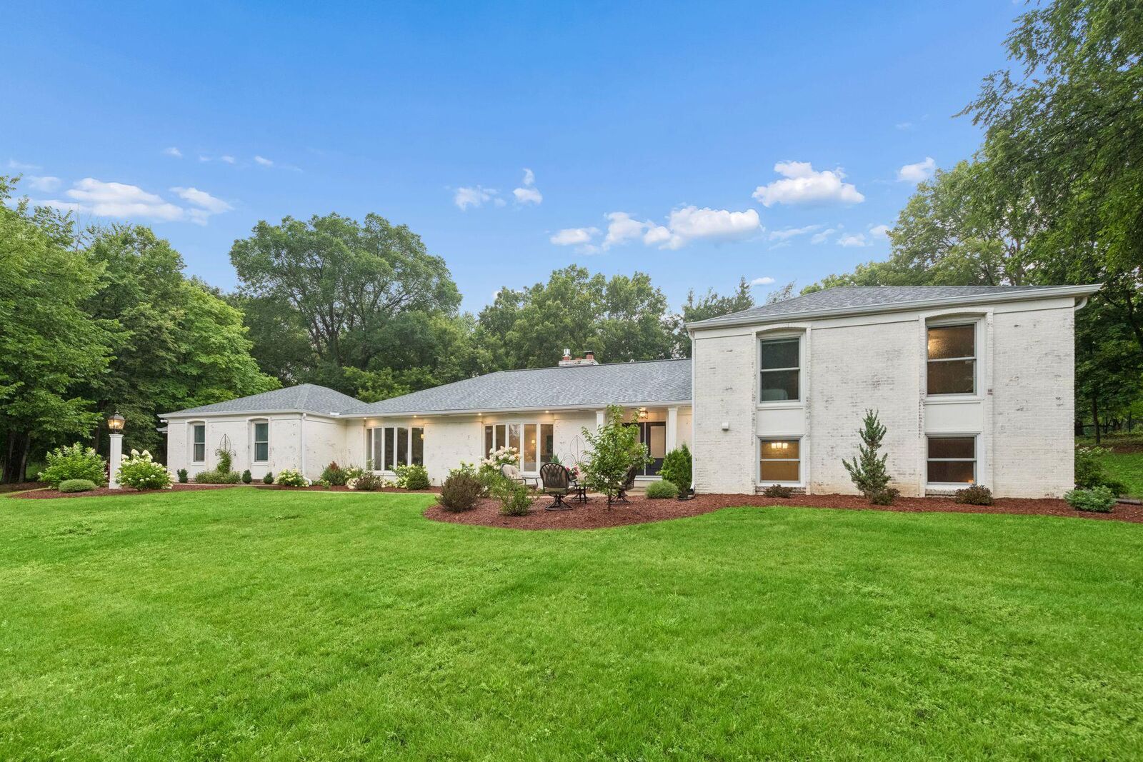 Property Photo:  3945 Hillcrest Way  MN 55391 