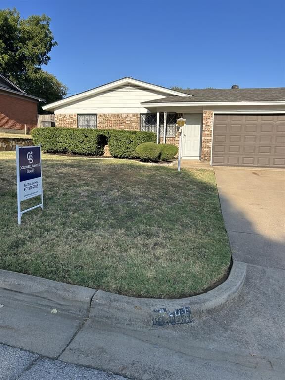 Property Photo:  4204 Burke Road  TX 76119 