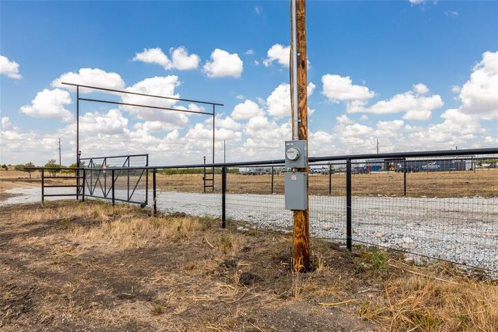 Property Photo: 383 Hill County Road 4254 TX 76055