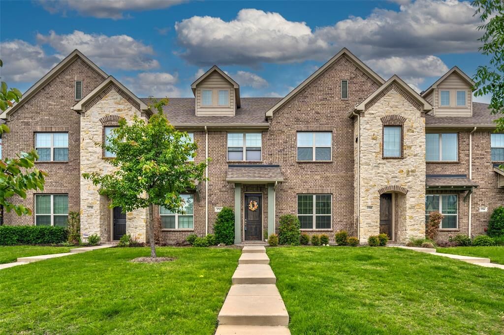Property Photo: 3712 Lantern Lane TX 75070