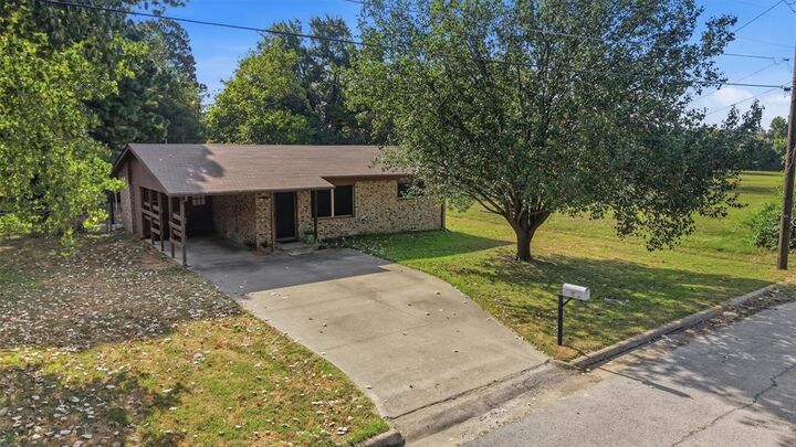 Property Photo: 2050 Avon Drive TX 75020