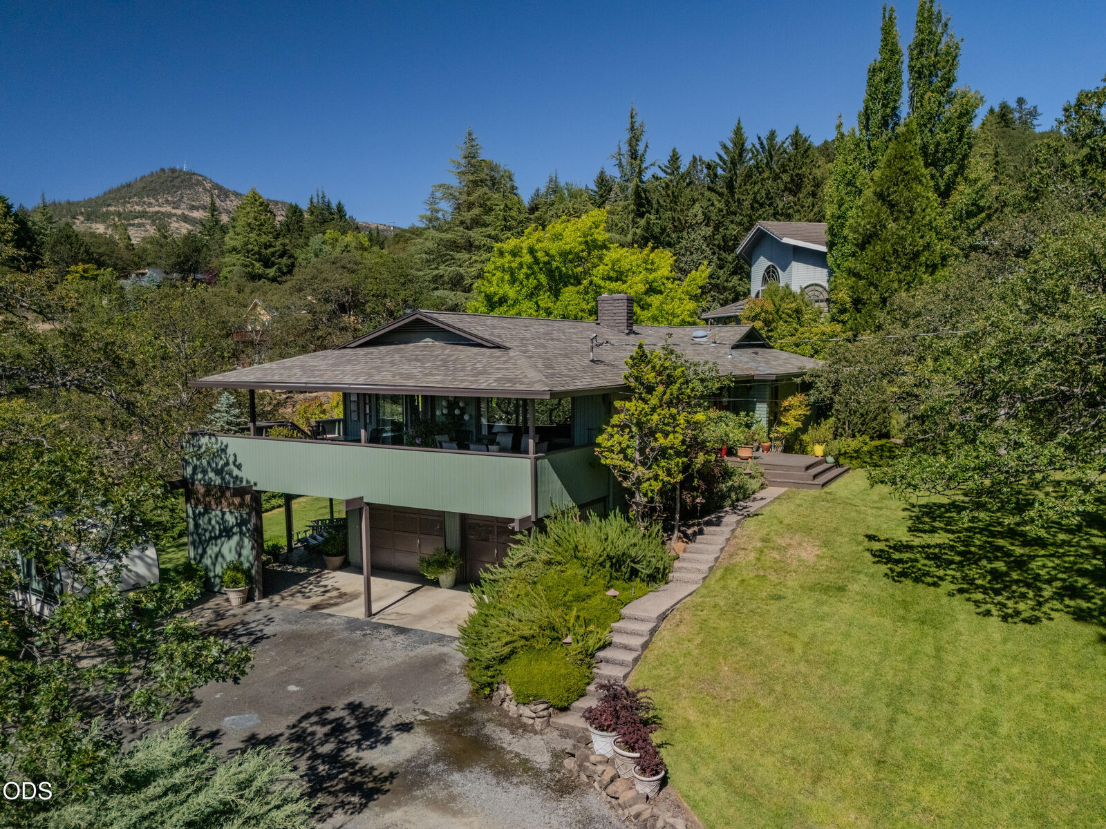 Property Photo:  132 High Oak Drive  OR 97504 